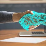 Poignée de main virtuelle