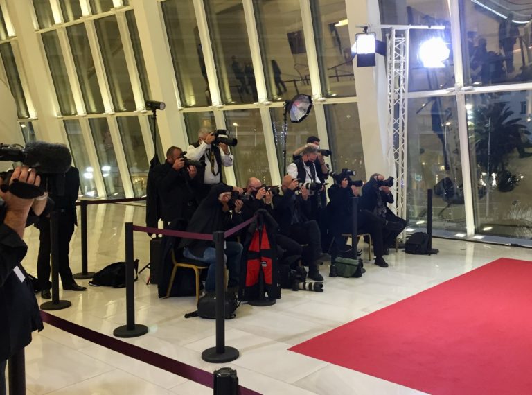 VIDÉO. Michael Jackson, Brad Pitt, Di Caprio… Les meilleurs souvenirs d’un photographe du Festival de Cannes