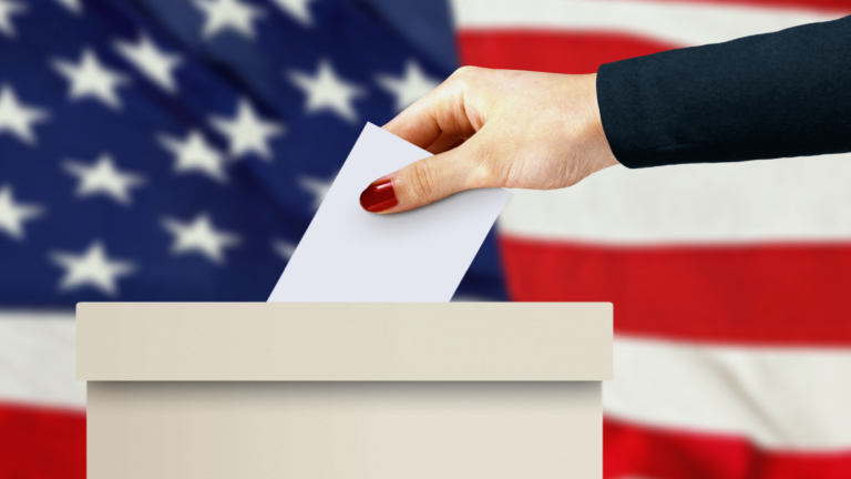 Des bureaux de vote fermés, premiers résultats, les rebondissements… On fait le point à 4 heures sur les élections américaines