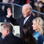 1378152-joe-biden-pretant-serment-le-20-janvier-2021