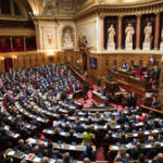 597320-coronavirus-le-senat-adopte-une-mesure-pour-la-reouverture-des-bars-et-des-discotheques