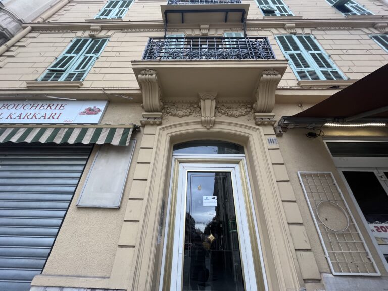 Intervention du RAID à Nice : à Vernier, la rue reprend ses quartiers 