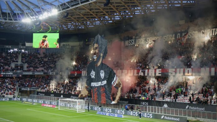 Avant le coup d'envoi, Dante a été célébré en tribune (Mya Seddik - Allianz Riviera)